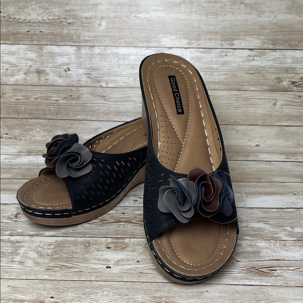 Good Choice Juliet Black Wedge Sandals Size 8M NWT‎